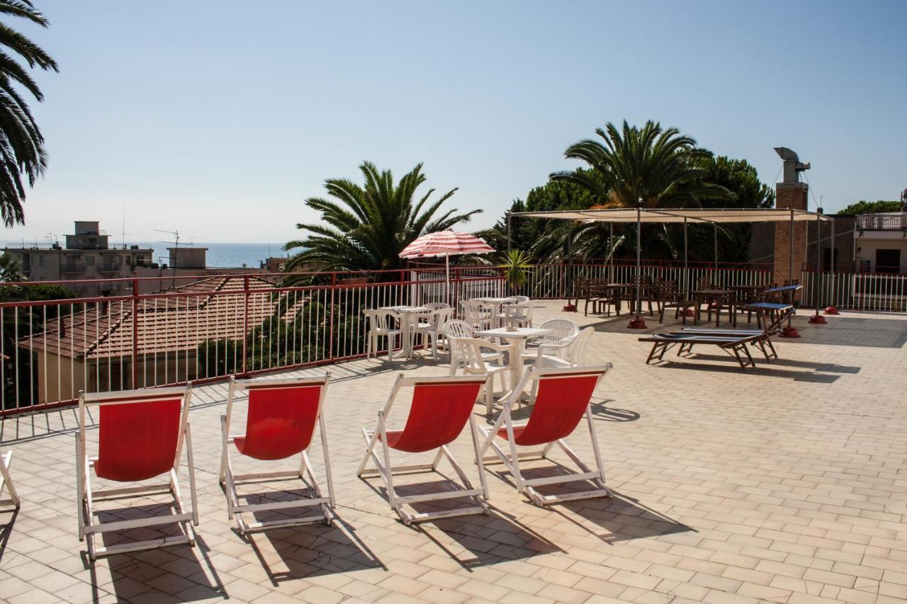 Casa Per Ferie Raggio Di Sole Bed & Breakfast Ceriale Ngoại thất bức ảnh