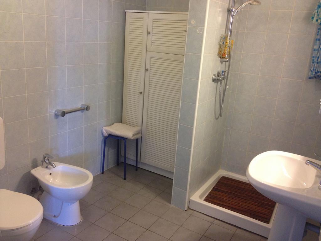 Casa Per Ferie Raggio Di Sole Bed & Breakfast Ceriale Phòng bức ảnh