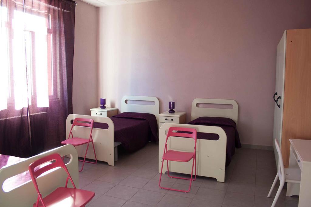 Casa Per Ferie Raggio Di Sole Bed & Breakfast Ceriale Phòng bức ảnh