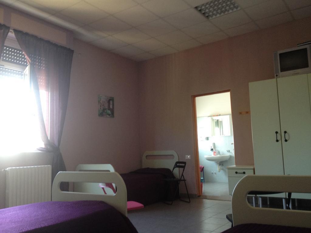Casa Per Ferie Raggio Di Sole Bed & Breakfast Ceriale Phòng bức ảnh
